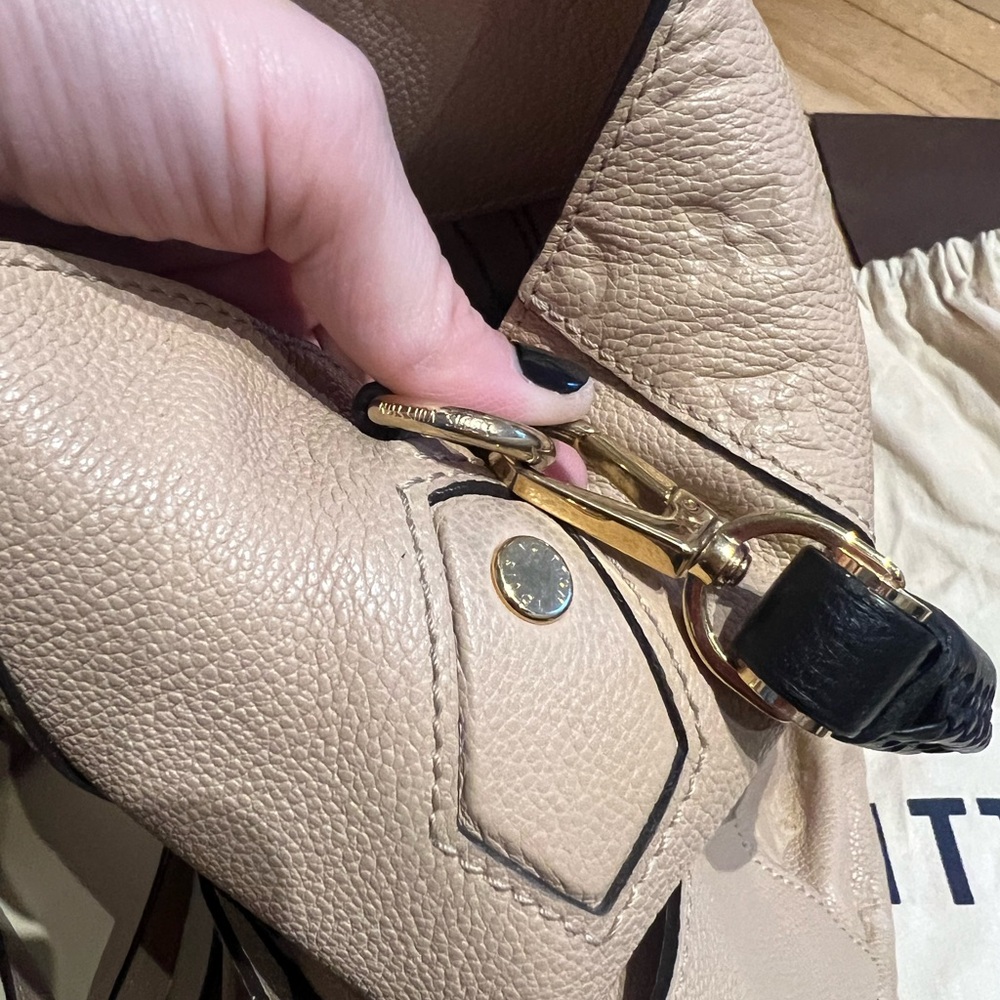🥳SALE 🥳LIKE NEW AUTHENTIC LOUIS VUITTON CROSSBODY/TOP HANDLE BAG💕🥰❤️ - Picture 16 of 16